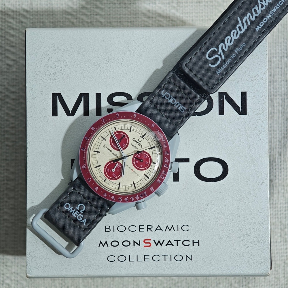 Swatch x Omega MoonSwatch: Mission to Pluto